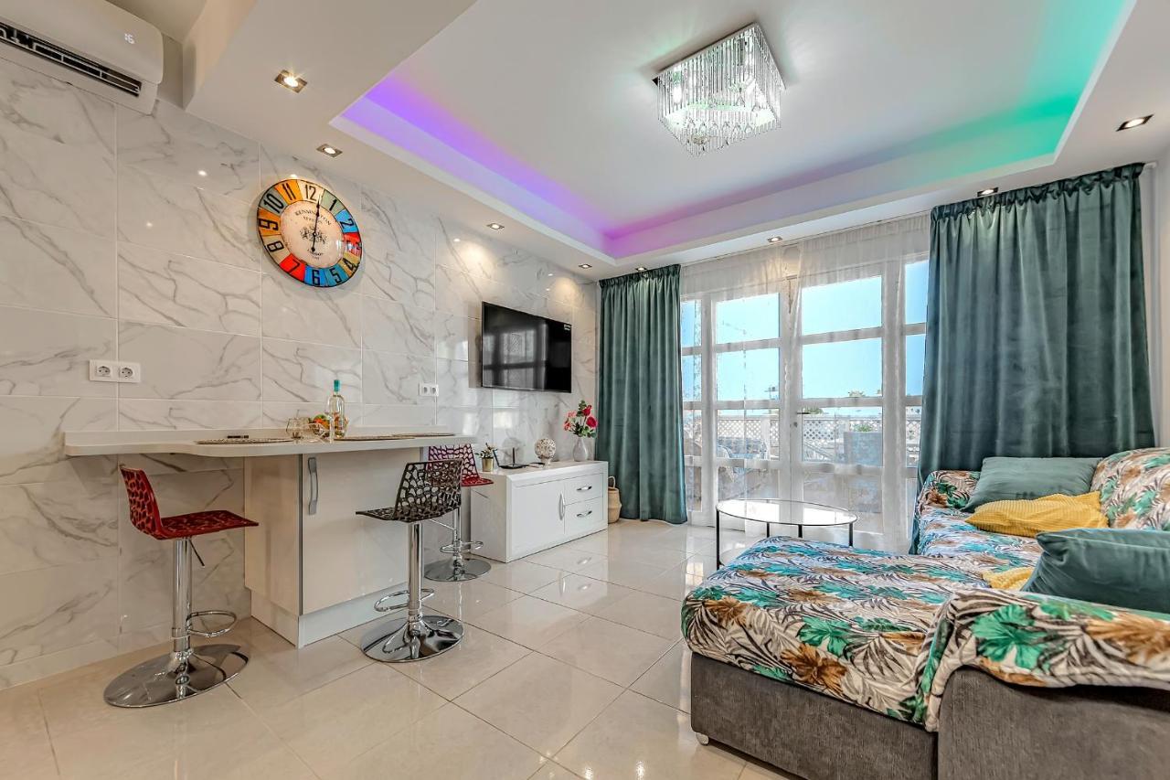 Beautiful Deluxe Apartment Sun And Sea أذيخي المظهر الخارجي الصورة
